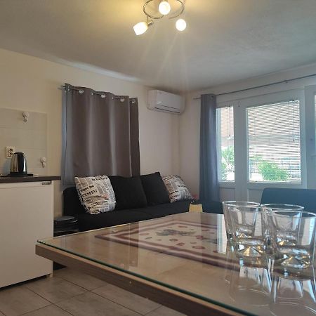 Appartement Apartman Luka à Vodice Extérieur photo