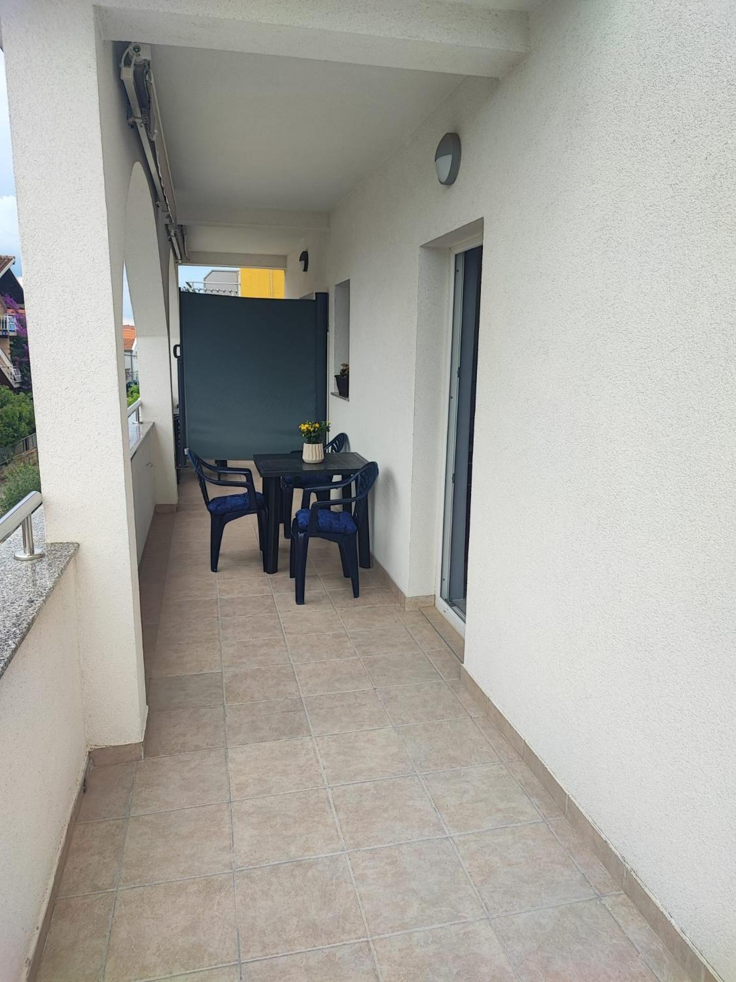 Appartement Apartman Luka à Vodice Extérieur photo